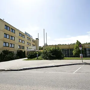 Lenas West Szálloda