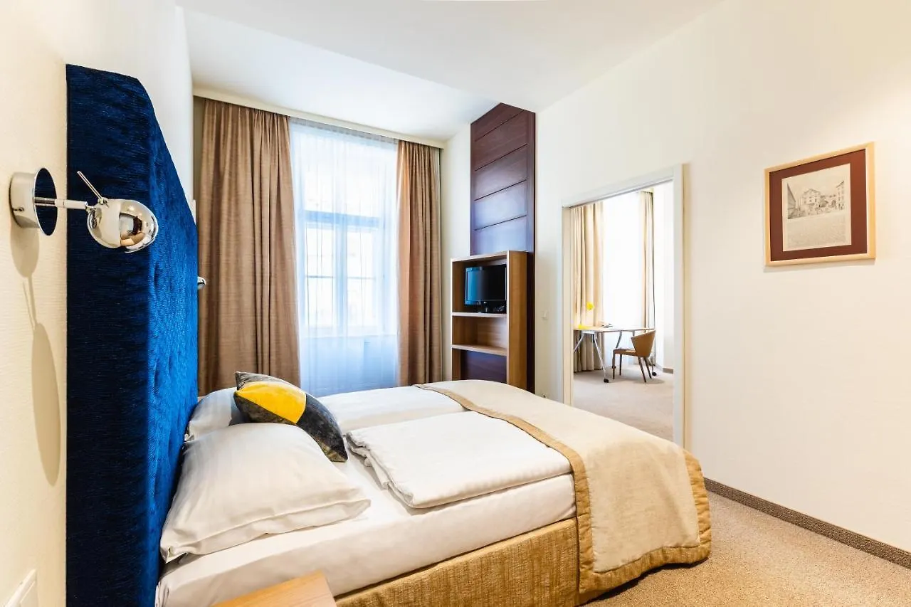 וינה Hilight Suites Hotel