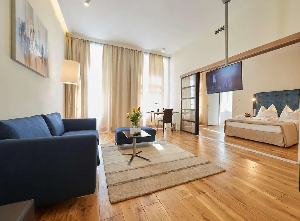 וינה Hilight Suites Hotel 4*,