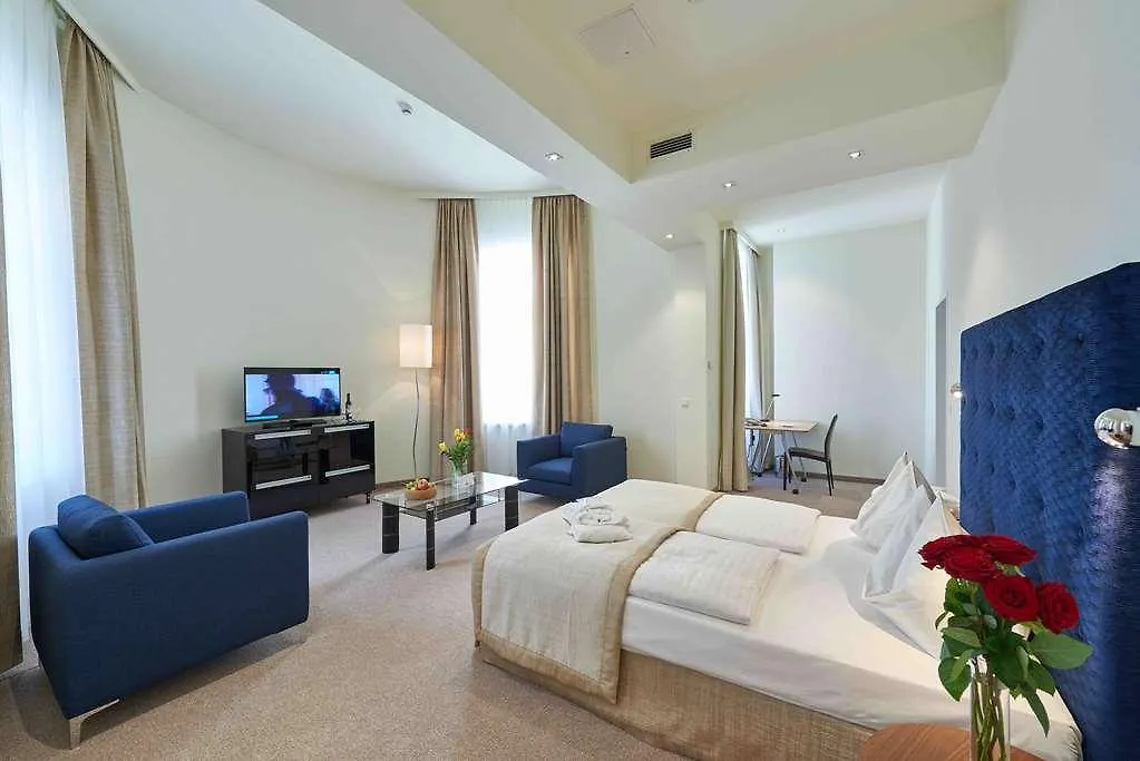 וינה Hilight Suites Hotel 4*,