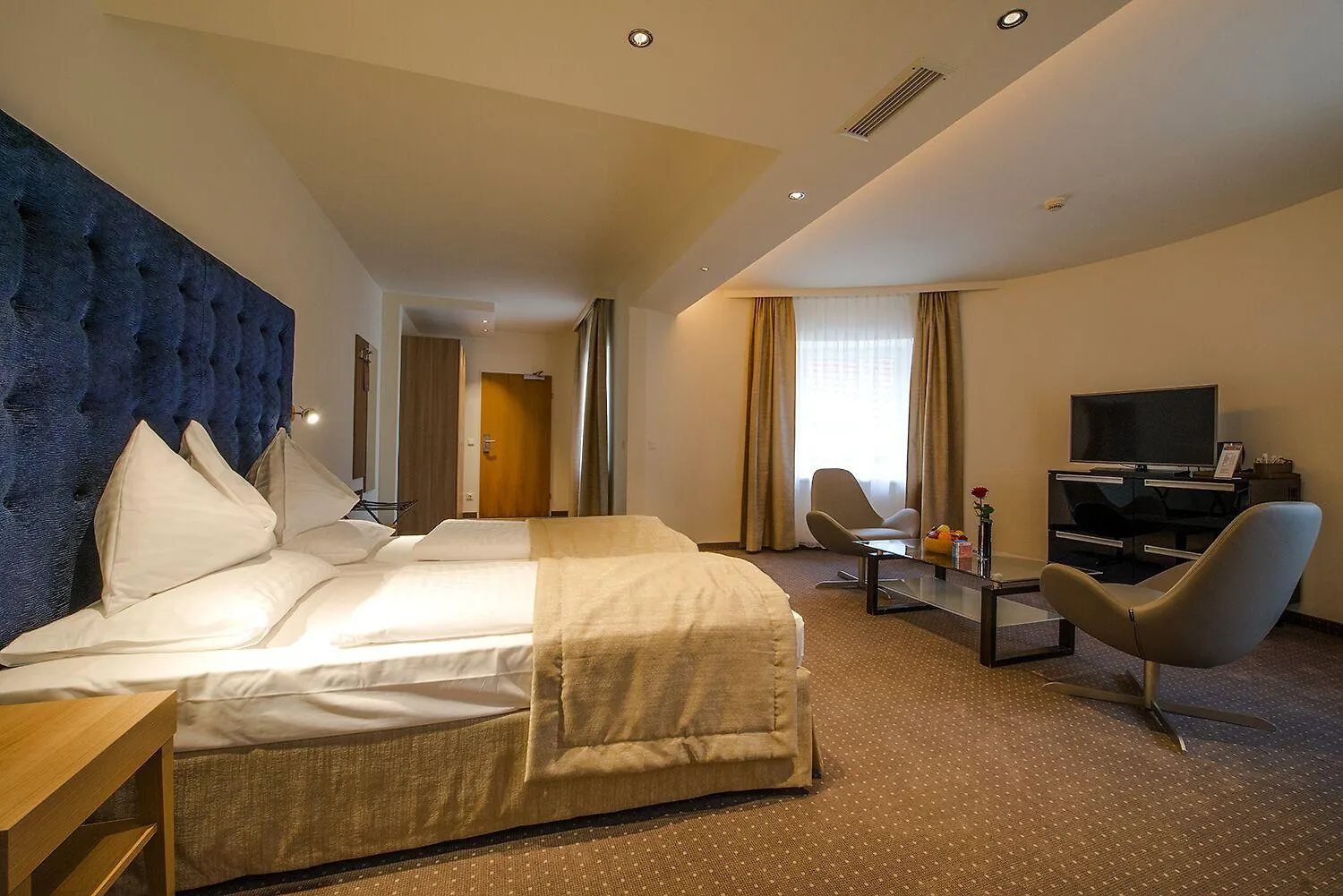 Hilight Suites Hotel Vienne 4*,